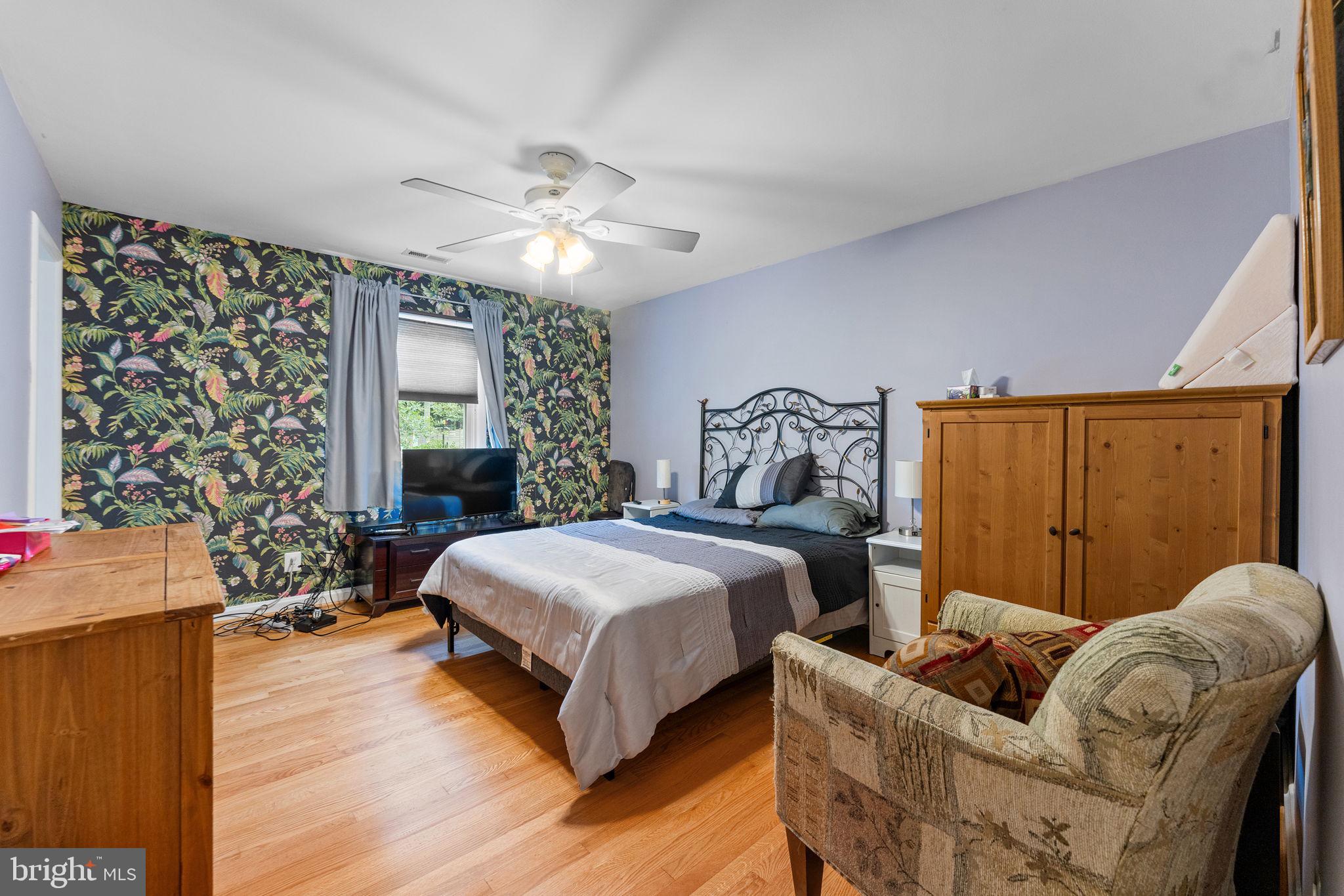4000 North Glebe Road Arlington, VA 22207 - Photo 22 of 46 Original primary bedroom