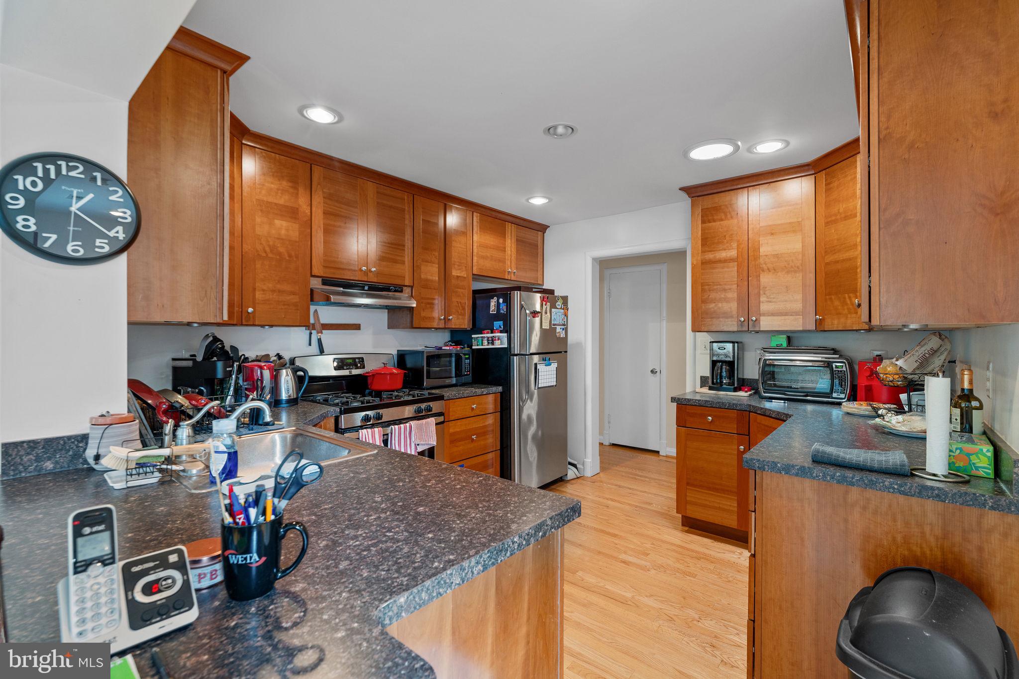 4000 North Glebe Road Arlington, VA 22207 - Photo 29 of 46 Kitchen