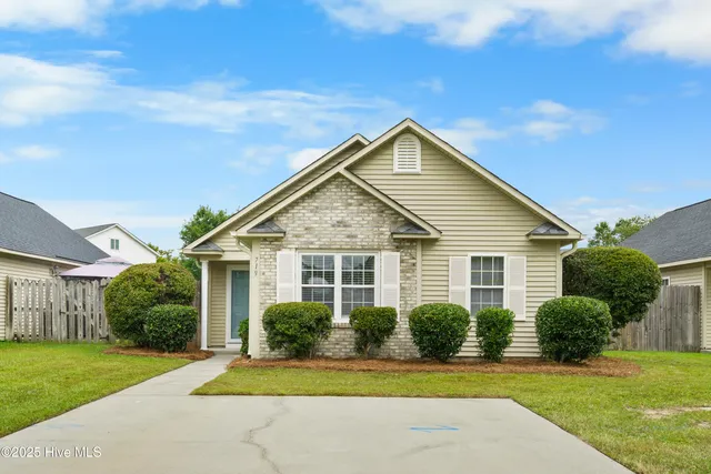 $319,900 | 719 Grathwol Drive, Wilmington, NC 28405