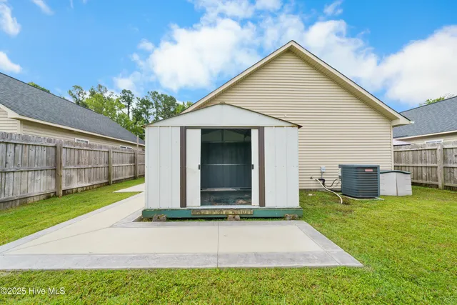 $319,900 | 719 Grathwol Drive, Wilmington, NC 28405