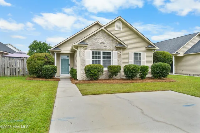 $319,900 | 719 Grathwol Drive, Wilmington, NC 28405