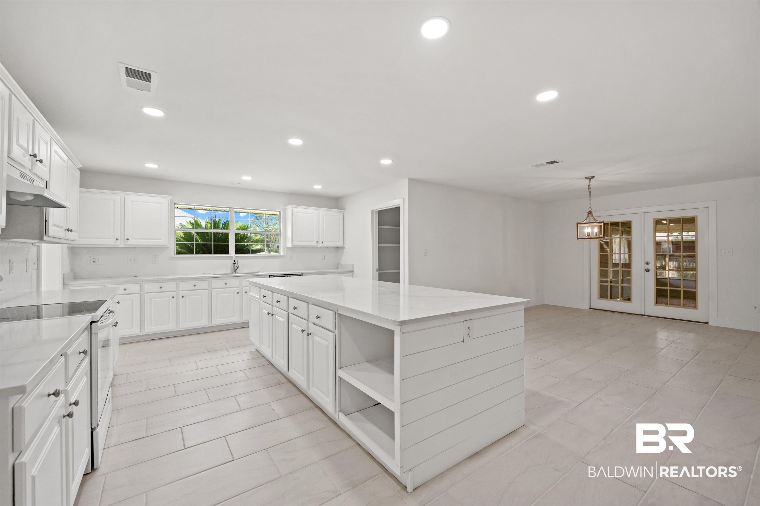 16362 Hamlet Lane Foley, AL 36535 - Photo 2 of 46 Kitchen area