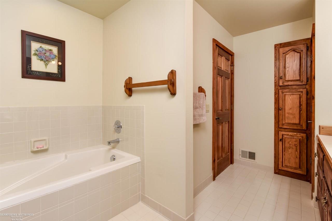 32443 Sutton Road New Baltimore, MI 48047 - Photo 24 of 46 master bath