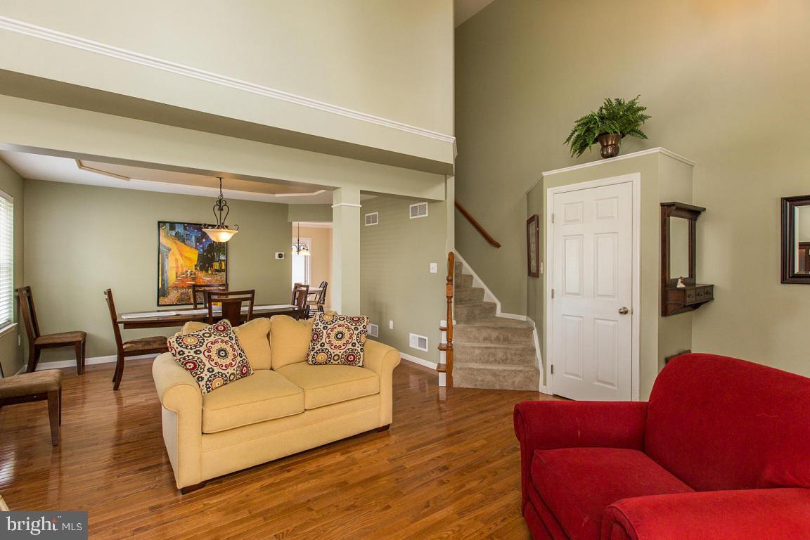342 Cambridge Lane Lititz, PA 17543 - Photo 4 of 40
