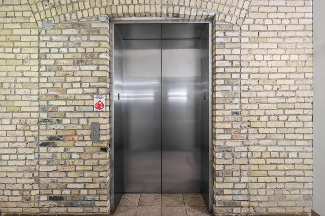 $3,195 | 404 North Washington Avenue, Unit 205, Minneapolis, MN 55401