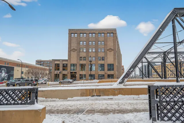$3,195 | 404 North Washington Avenue, Unit 205, Minneapolis, MN 55401