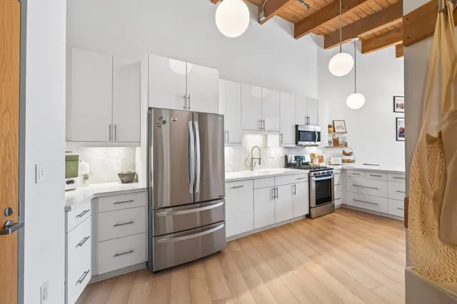 $3,195 | 404 North Washington Avenue, Unit 205, Minneapolis, MN 55401