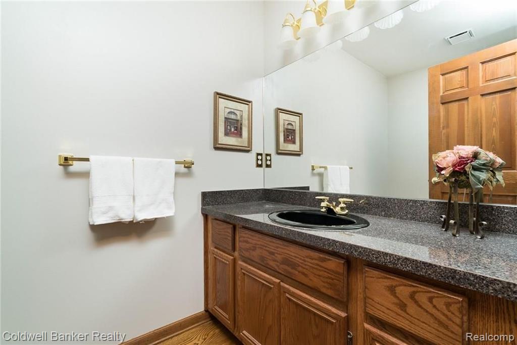 3736 Newcastle Drive Rochester Hills, MI 48306 - Photo 7 of 40