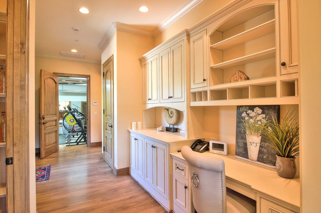 480 Border Hill Road Los Altos, CA 94024 - Photo 33 of 69 Gallery Image 33