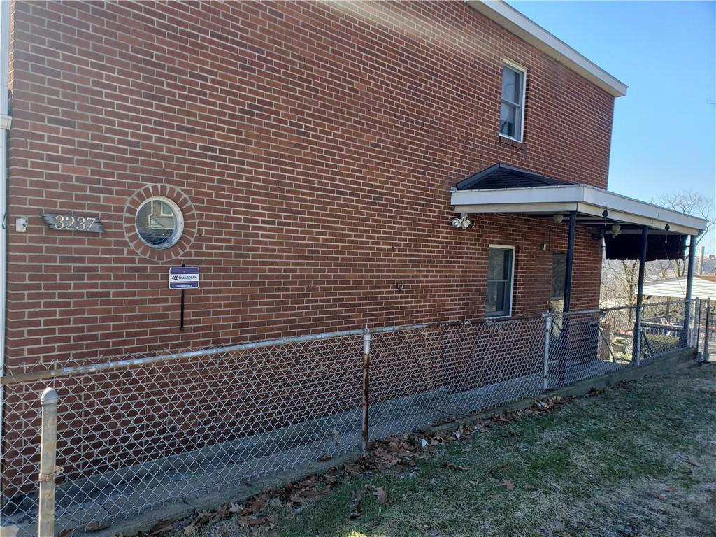 3237 Gorman Way Pittsburgh, PA 15213 - Photo 3 of 23 Gallery Image 3
