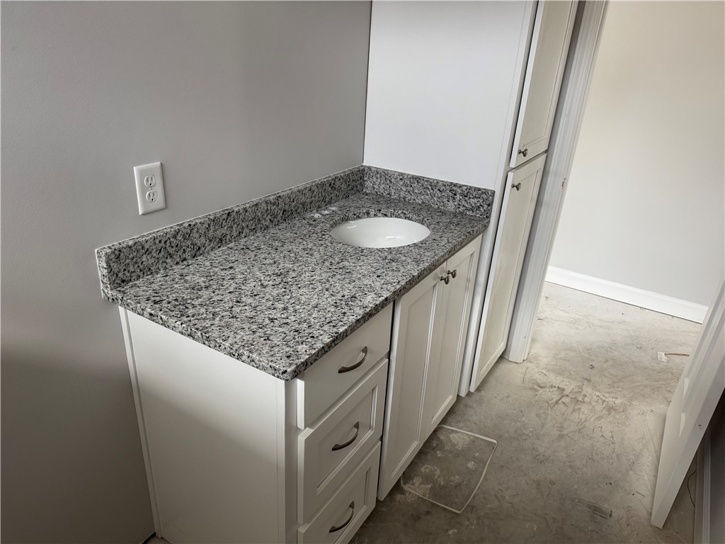 112 Haven Court Brunswick, GA 31523 - Photo 12 of 12 Hall Bath