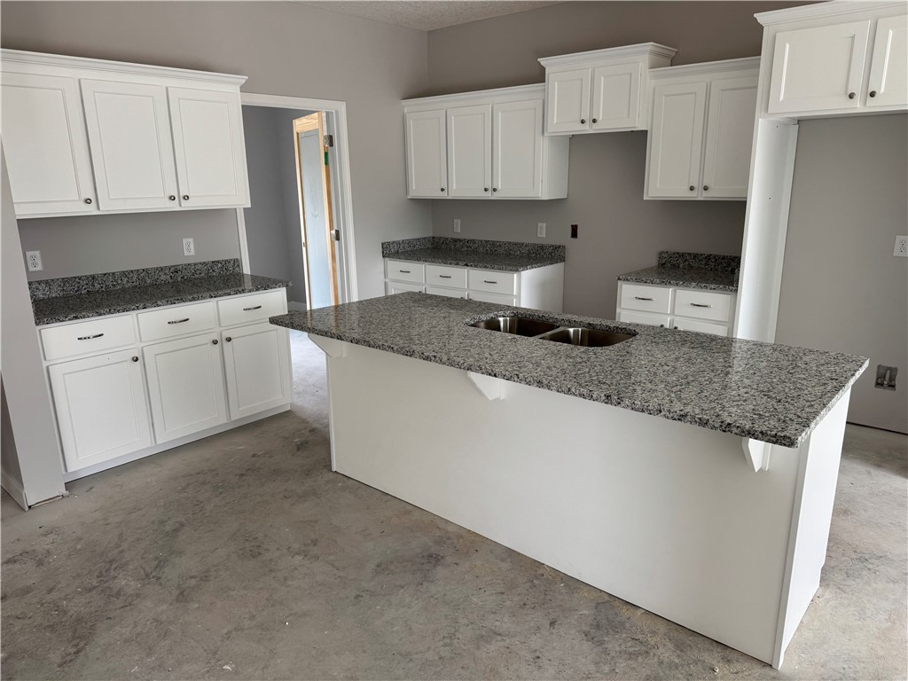 112 Haven Court Brunswick, GA 31523 - Photo 8 of 12 kitchen