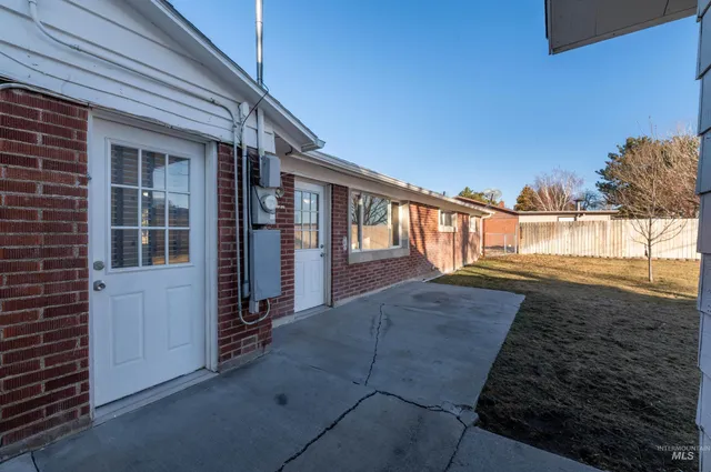 $335,000 | 554 Lynwood Boulevard, Twin Falls, ID 83301