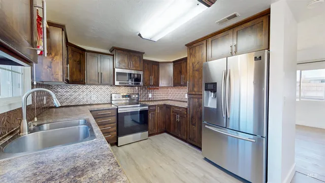 $335,000 | 554 Lynwood Boulevard, Twin Falls, ID 83301