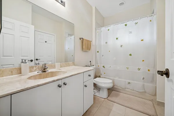 $699,000 | 8147 Viale Matera, Lake Worth, FL 33467