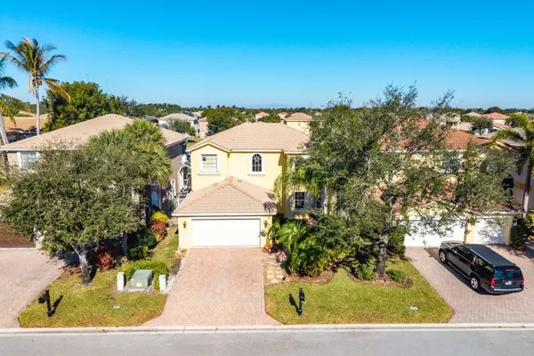 $699,000 | 8147 Viale Matera, Lake Worth, FL 33467