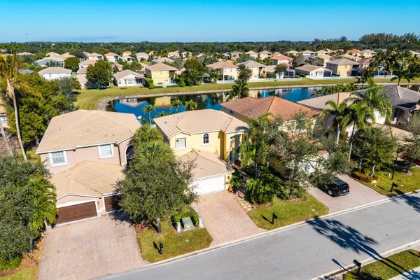 $699,000 | 8147 Viale Matera, Lake Worth, FL 33467