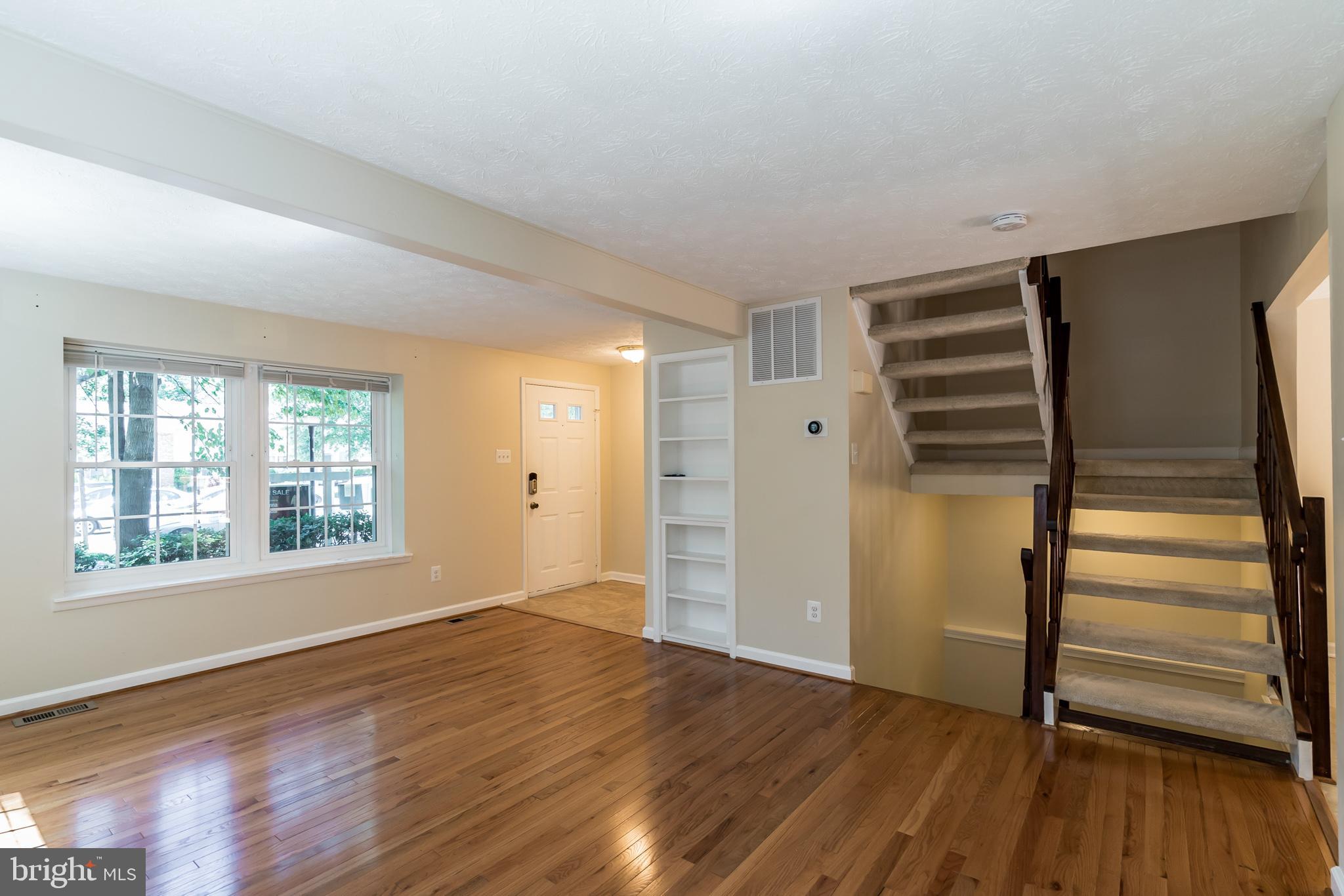 8083 Donegal Lane Springfield, VA 22153 - Photo 2 of 30