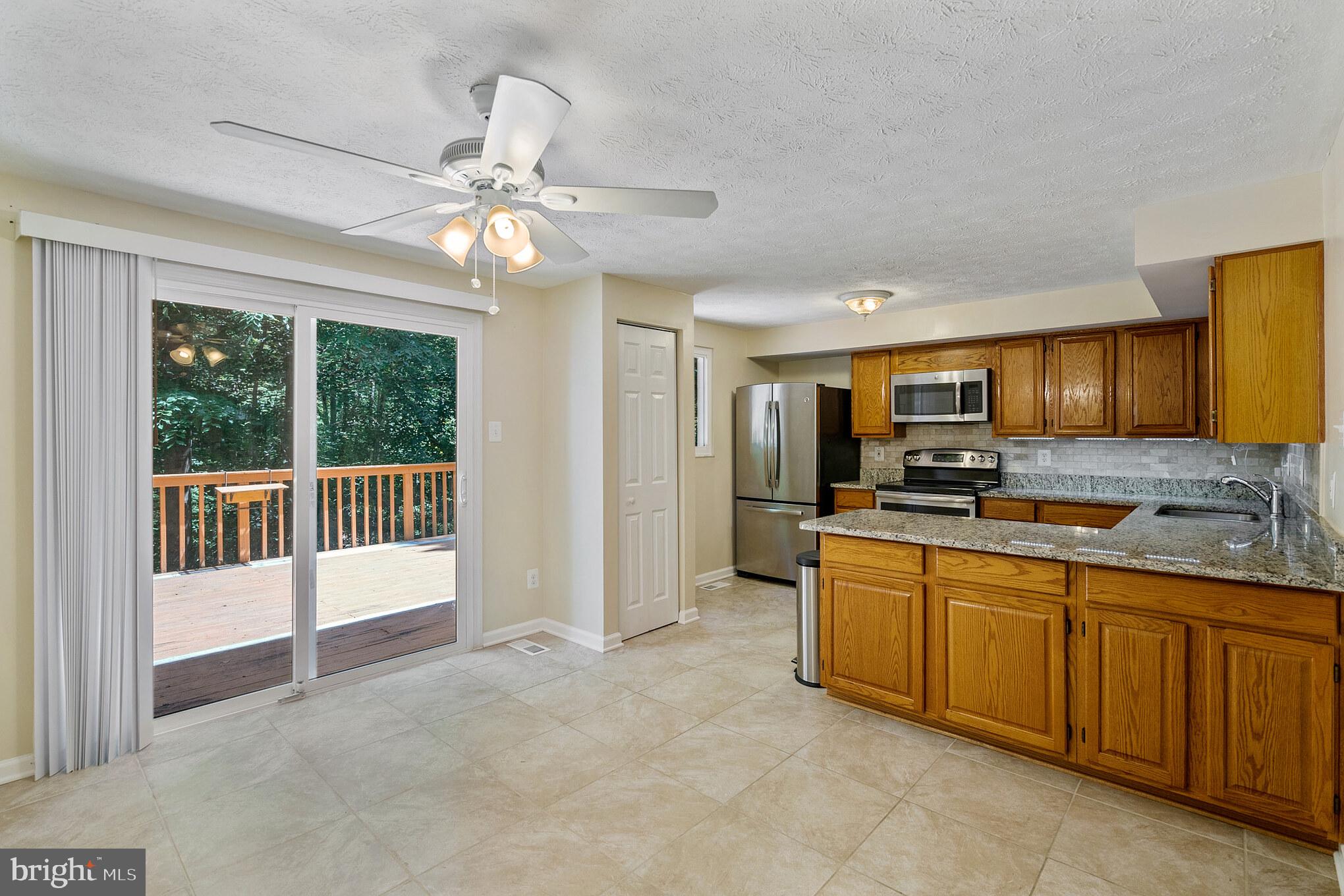 8083 Donegal Lane Springfield, VA 22153 - Photo 6 of 30