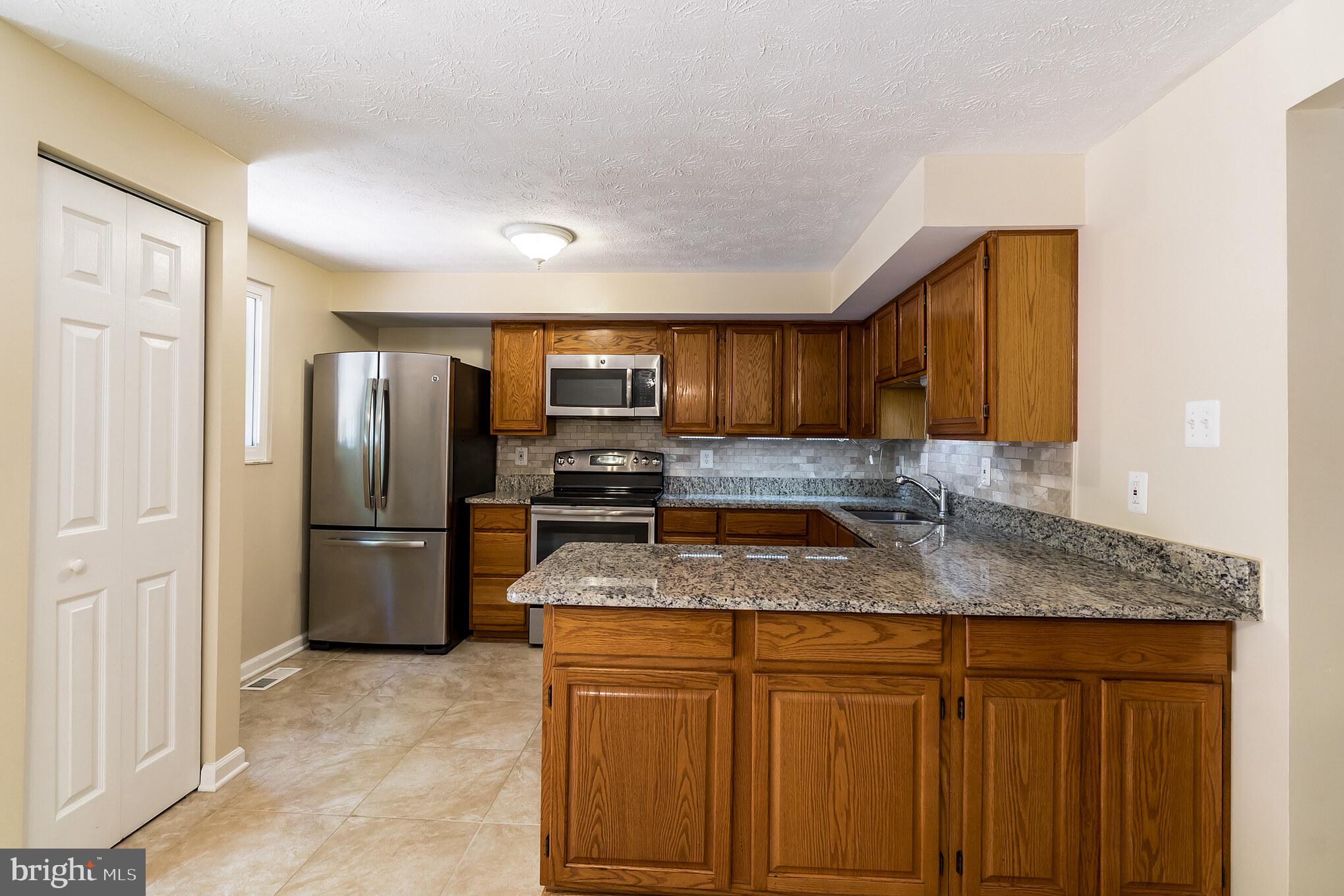 8083 Donegal Lane Springfield, VA 22153 - Photo 9 of 30
