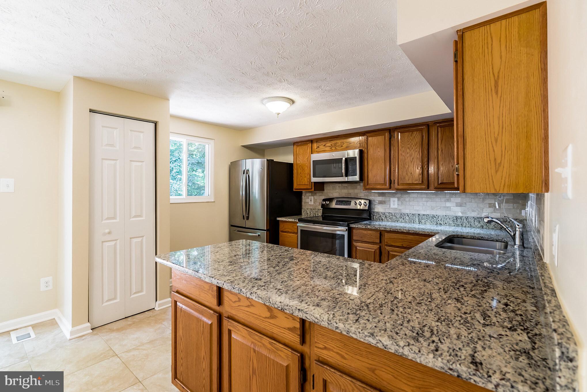 8083 Donegal Lane Springfield, VA 22153 - Photo 10 of 30