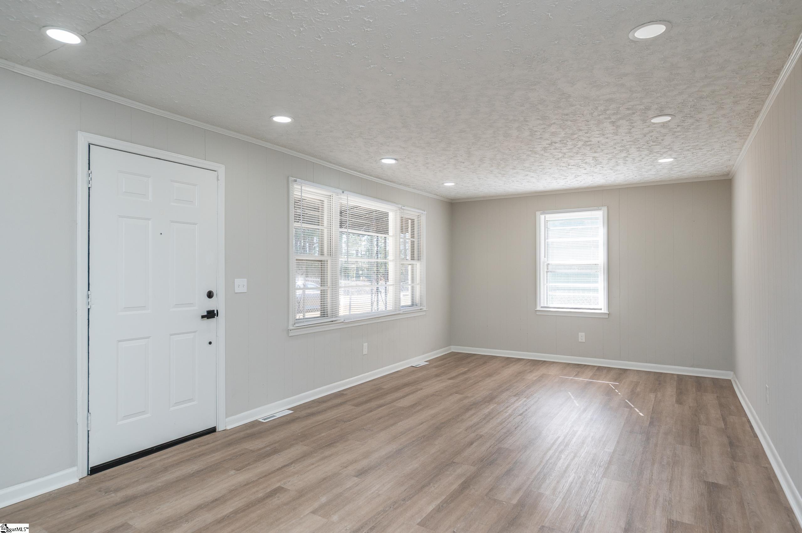354 Captain Guy Road Clinton, SC 29325 - Photo 4 of 31 Gallery Image 4