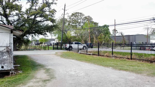 $5,000 | 6951 Windfern Road, Houston, TX 77040