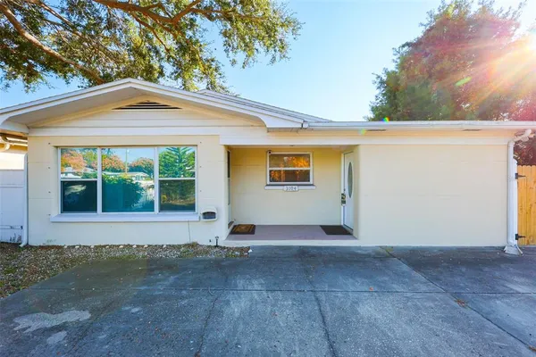 $2,850 | 3104 West North A Street, Tampa, FL 33609