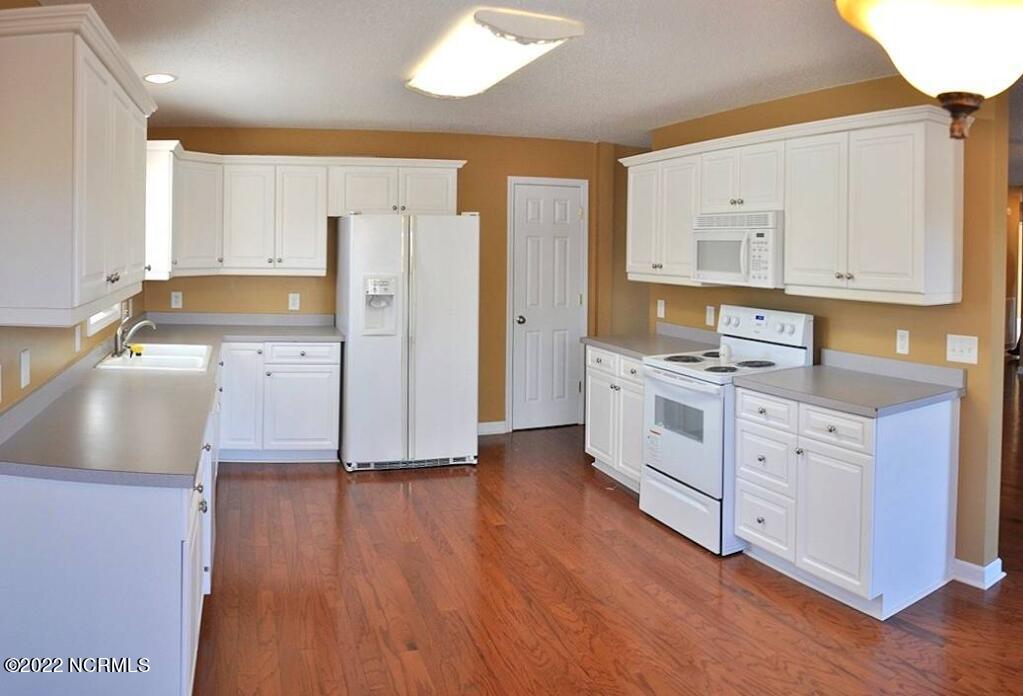 30 Beryl Circle Pinehurst, NC 28374 - Photo 33 of 34 Kitchen When Vacant