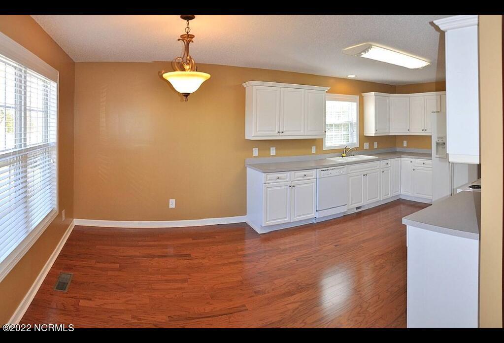 30 Beryl Circle Pinehurst, NC 28374 - Photo 34 of 34 Dining Area When Vacant