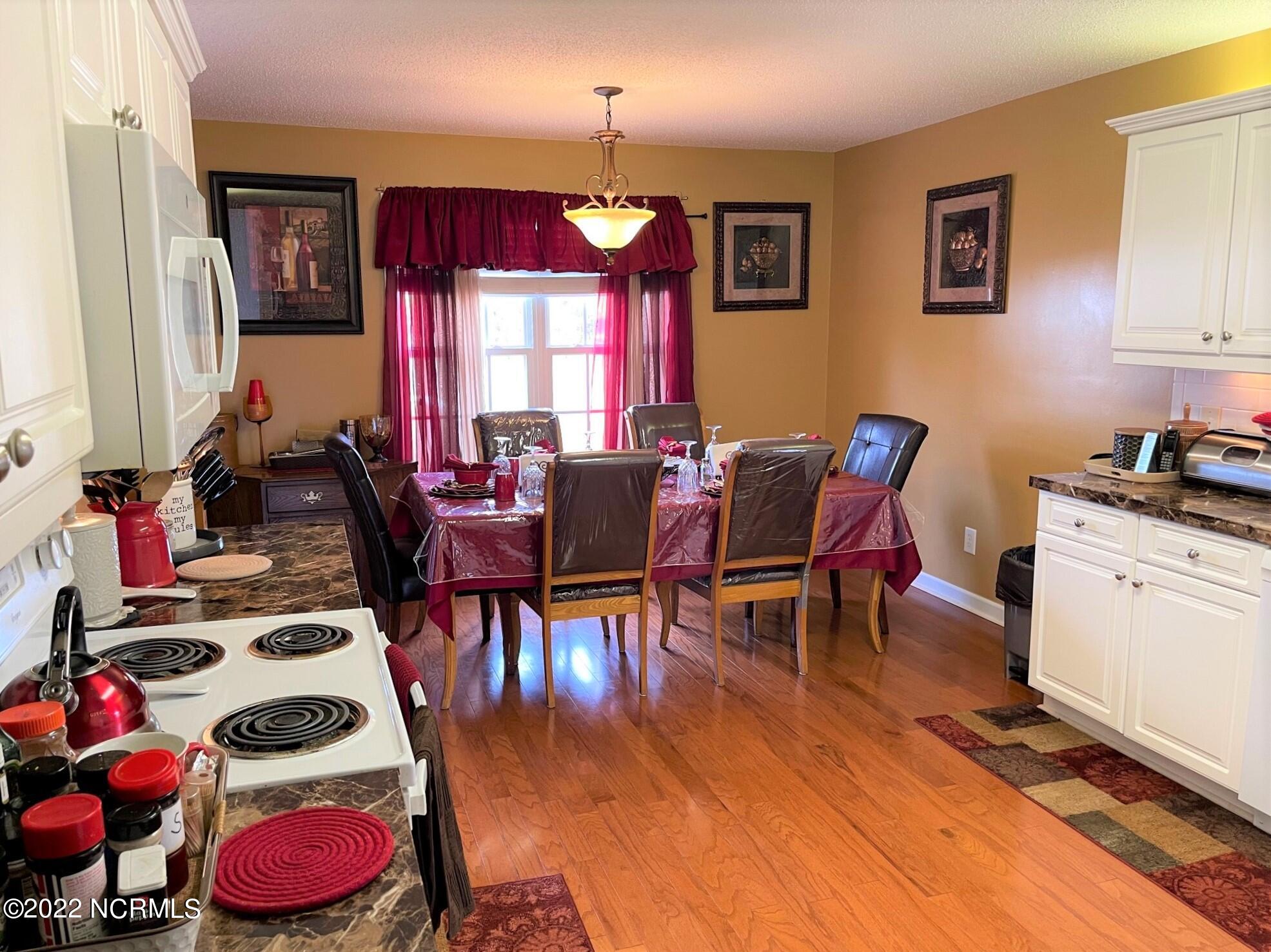 30 Beryl Circle Pinehurst, NC 28374 - Photo 9 of 34 Kitchen