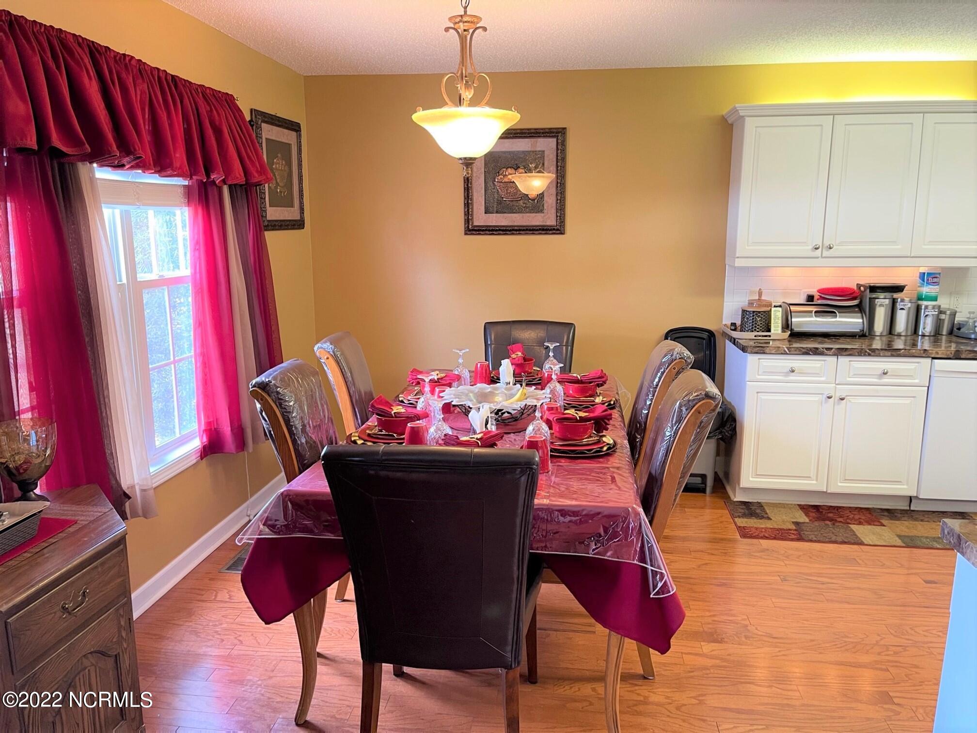 30 Beryl Circle Pinehurst, NC 28374 - Photo 10 of 34 Dining