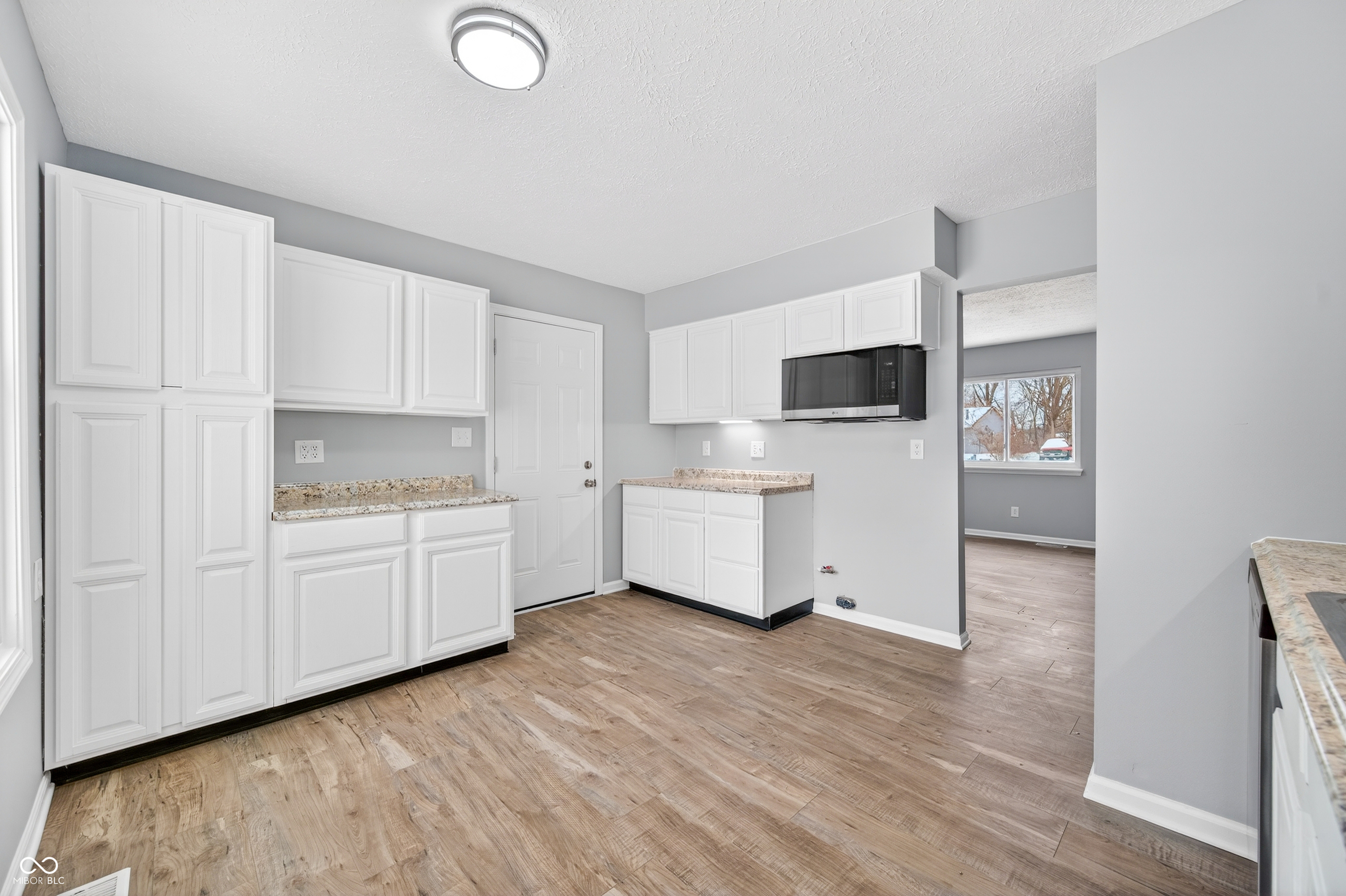 5617 Milhouse Road Indianapolis, IN 46221 - Photo 13 of 36