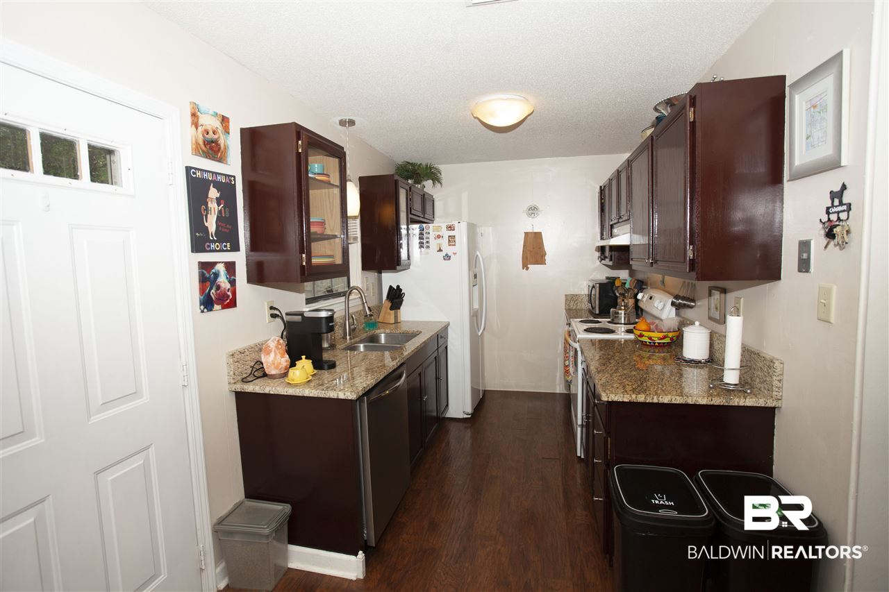 135 Country Club Drive Daphne, AL 36526 - Photo 6 of 30 Kitchen