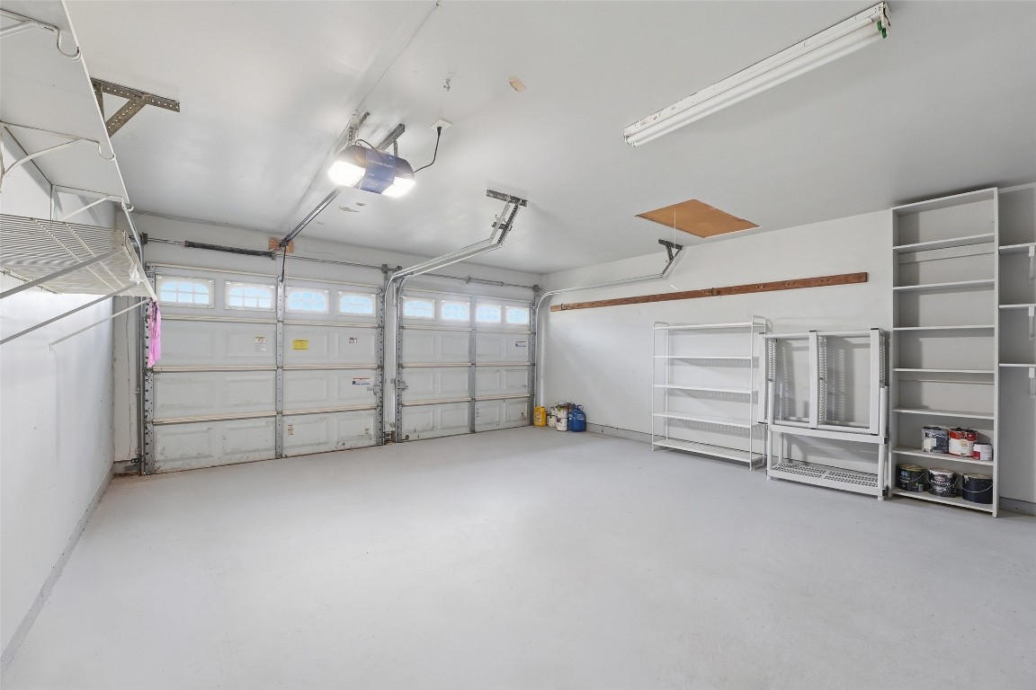 5907 Peg Street Houston, TX 77092 - Photo 18 of 21 a view of a garage