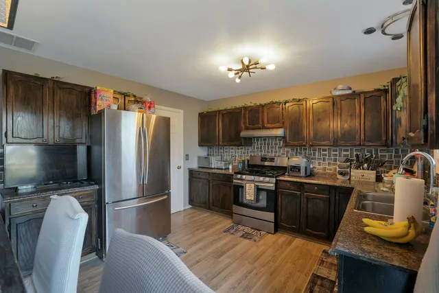 $279,000 | 1620 Lexington Drive, Montgomery, IL 60538