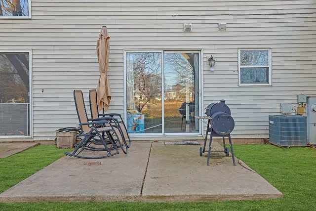 $279,000 | 1620 Lexington Drive, Montgomery, IL 60538