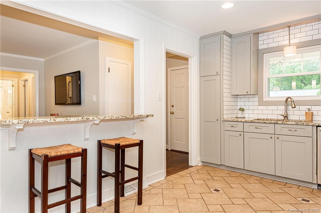 5234 Seacroft Road Charlotte, NC 28210 - Photo 12 of 26