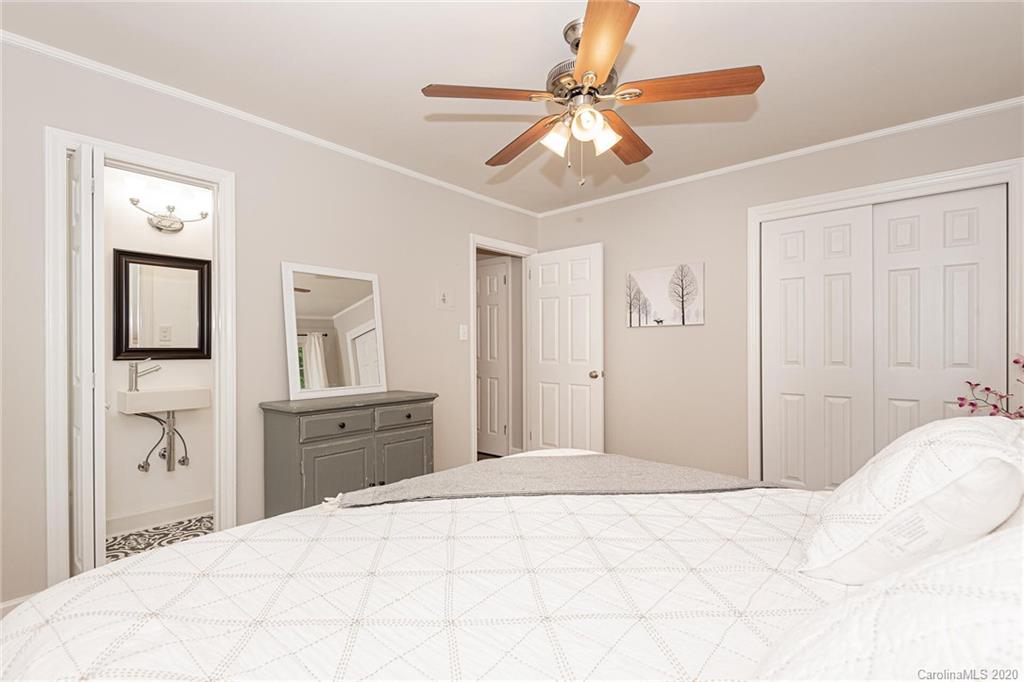 5234 Seacroft Road Charlotte, NC 28210 - Photo 18 of 26