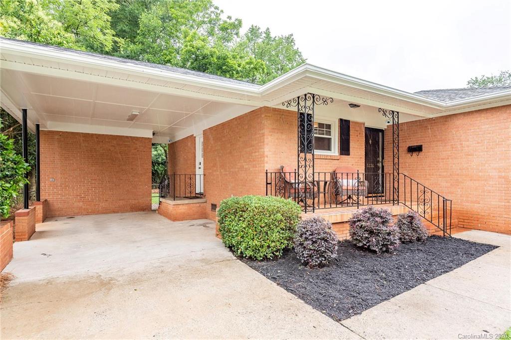 5234 Seacroft Road Charlotte, NC 28210 - Photo 3 of 26