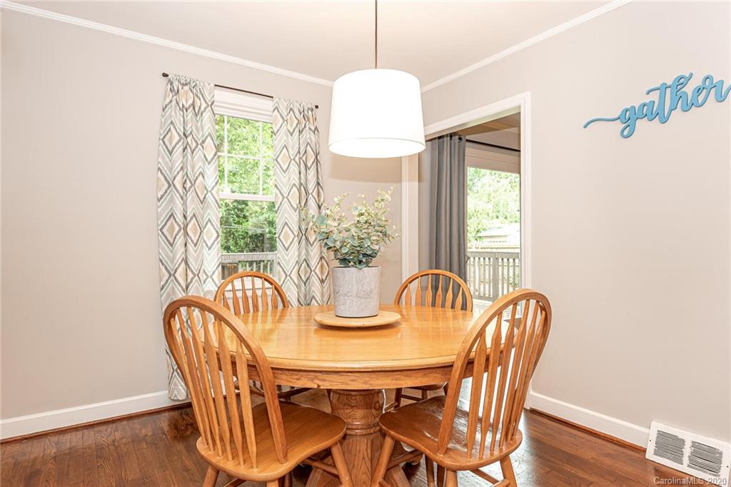 5234 Seacroft Road Charlotte, NC 28210 - Photo 9 of 26