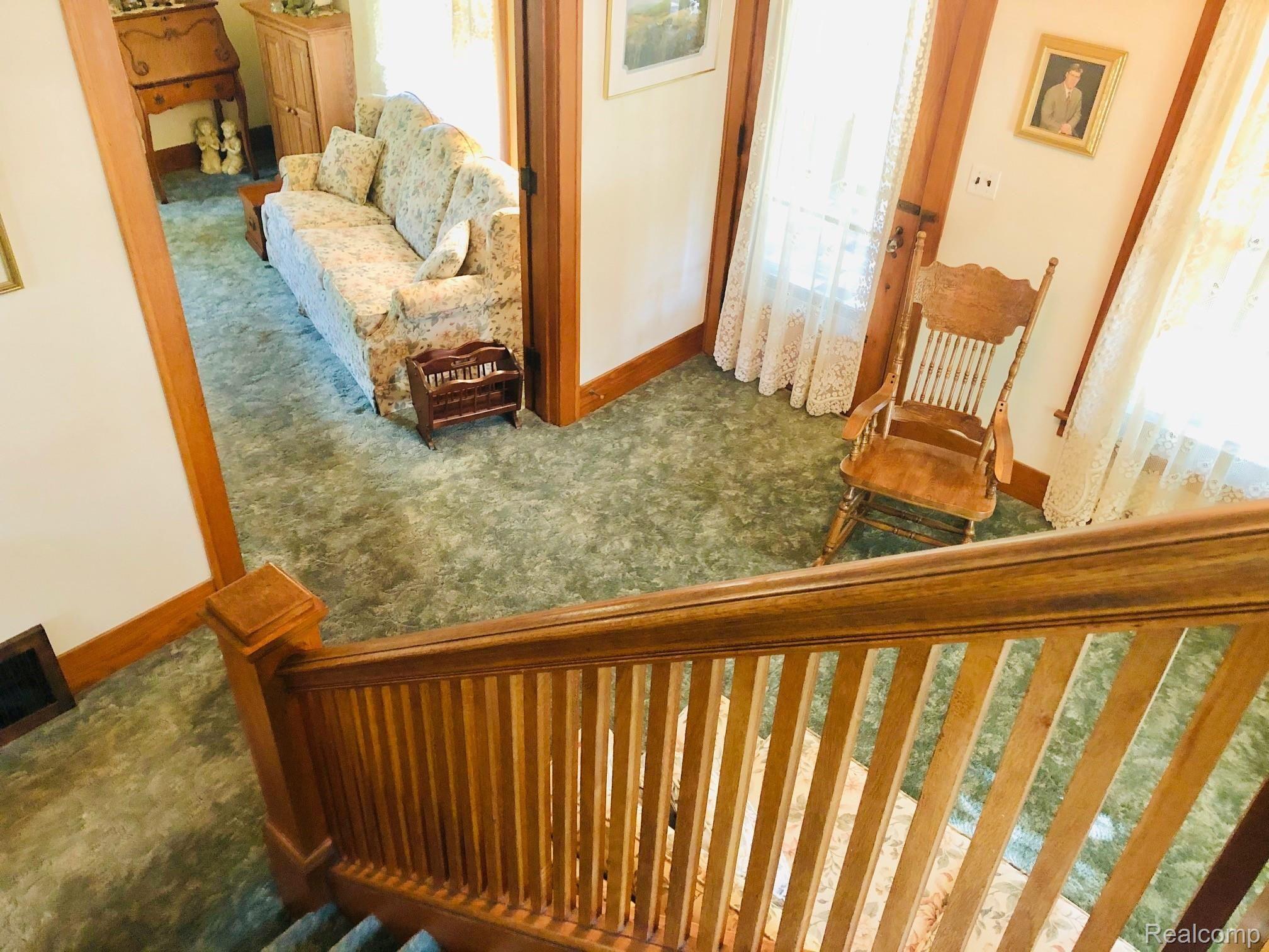 3931 East Dunbar Road Monroe, MI 48161 - Photo 22 of 46 d banister.jpg