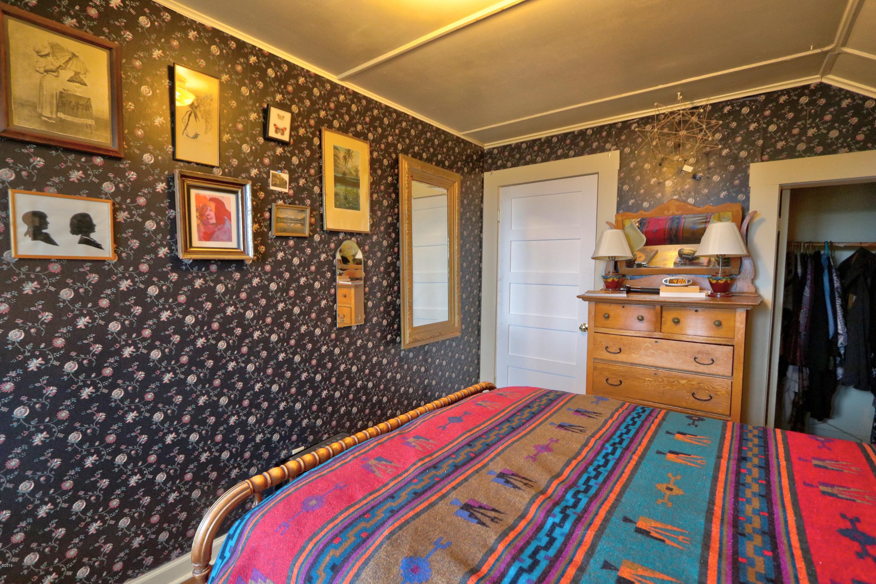 19 Southwest Hurbert Street Newport, OR 97365 - Photo 24 of 51 Bedroom