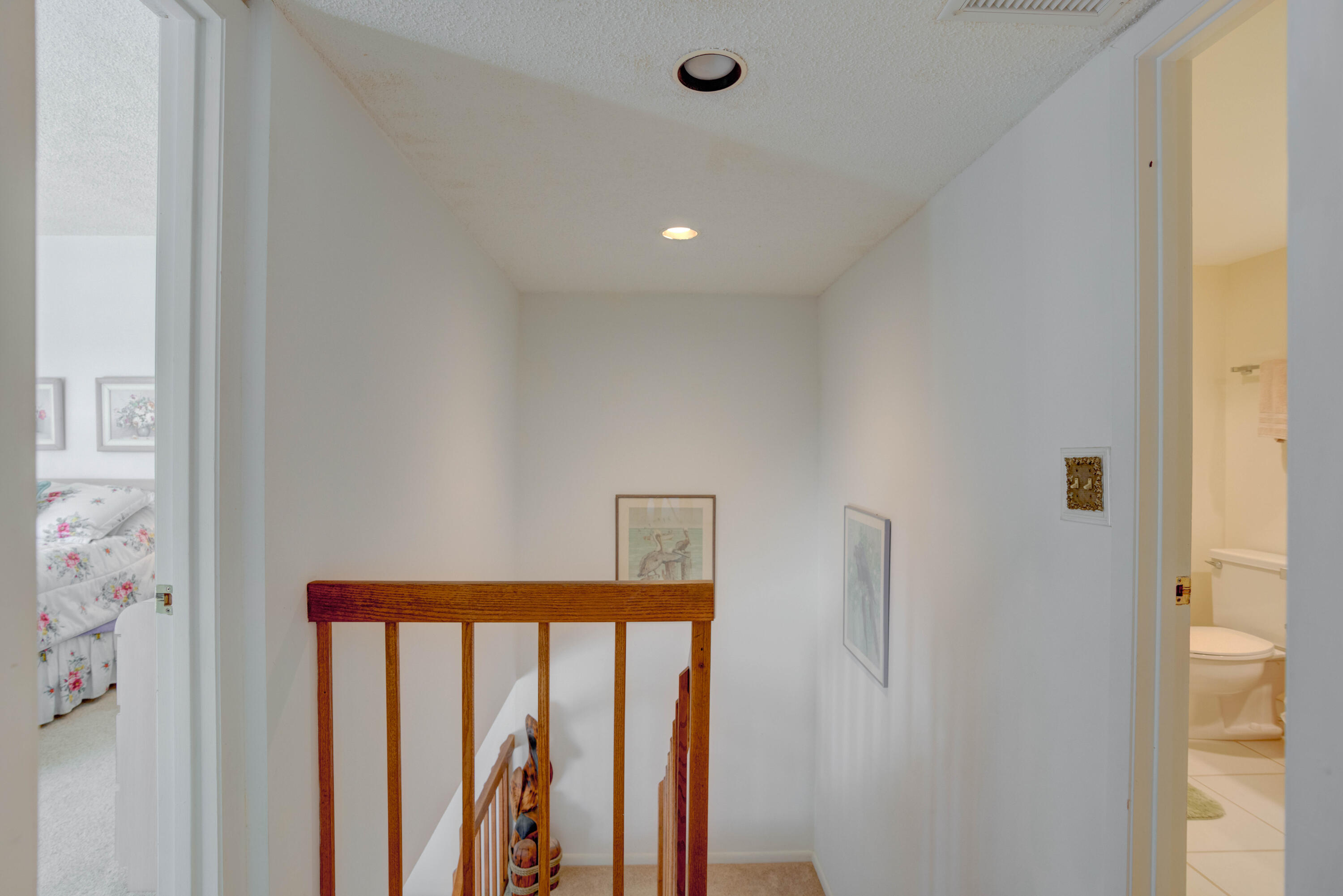 3900 County Line Road, Unit 1C Tequesta, FL 33469 - Photo 17 of 30 Stairway
