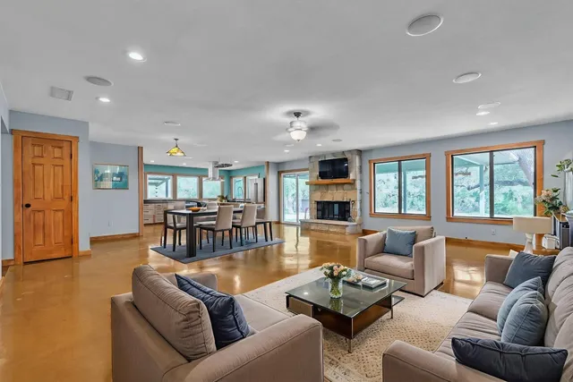 $925,000 | 700 Billie Brooks Drive, Driftwood, TX 78619