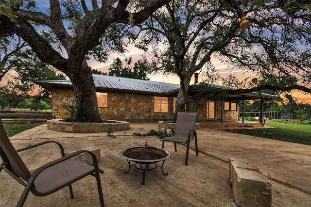 $925,000 | 700 Billie Brooks Drive, Driftwood, TX 78619