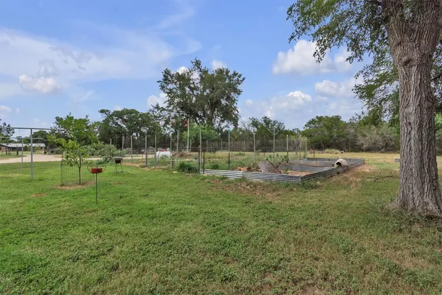 $925,000 | 700 Billie Brooks Drive, Driftwood, TX 78619