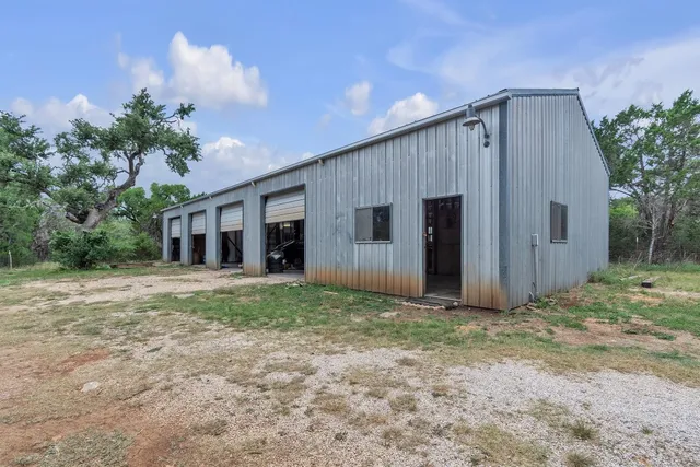 $925,000 | 700 Billie Brooks Drive, Driftwood, TX 78619