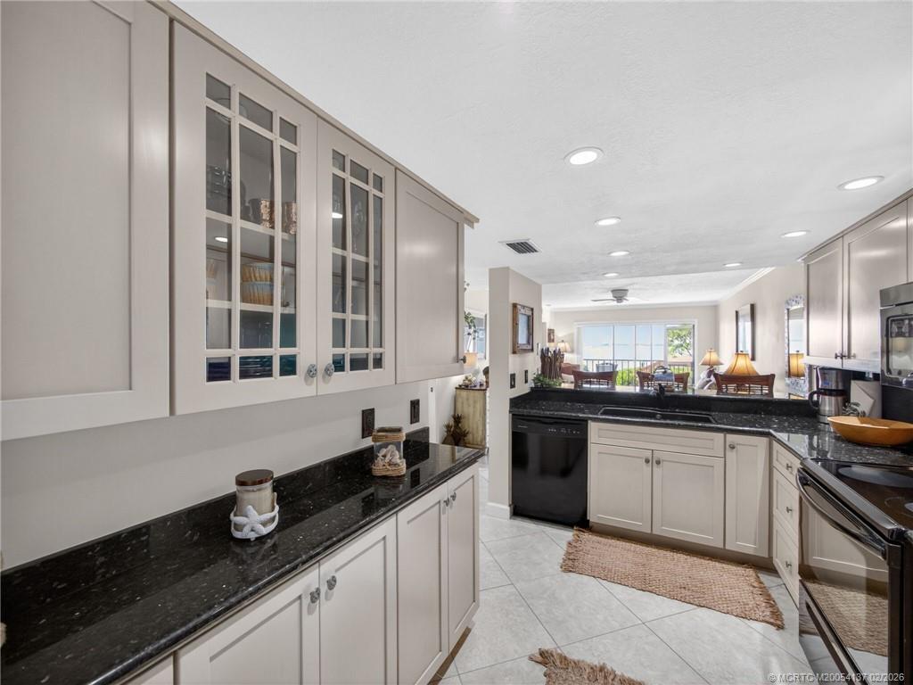 4680 Northeast Sandpebble Trace, Unit 103 Stuart, FL 34996 - Photo 5 of 22