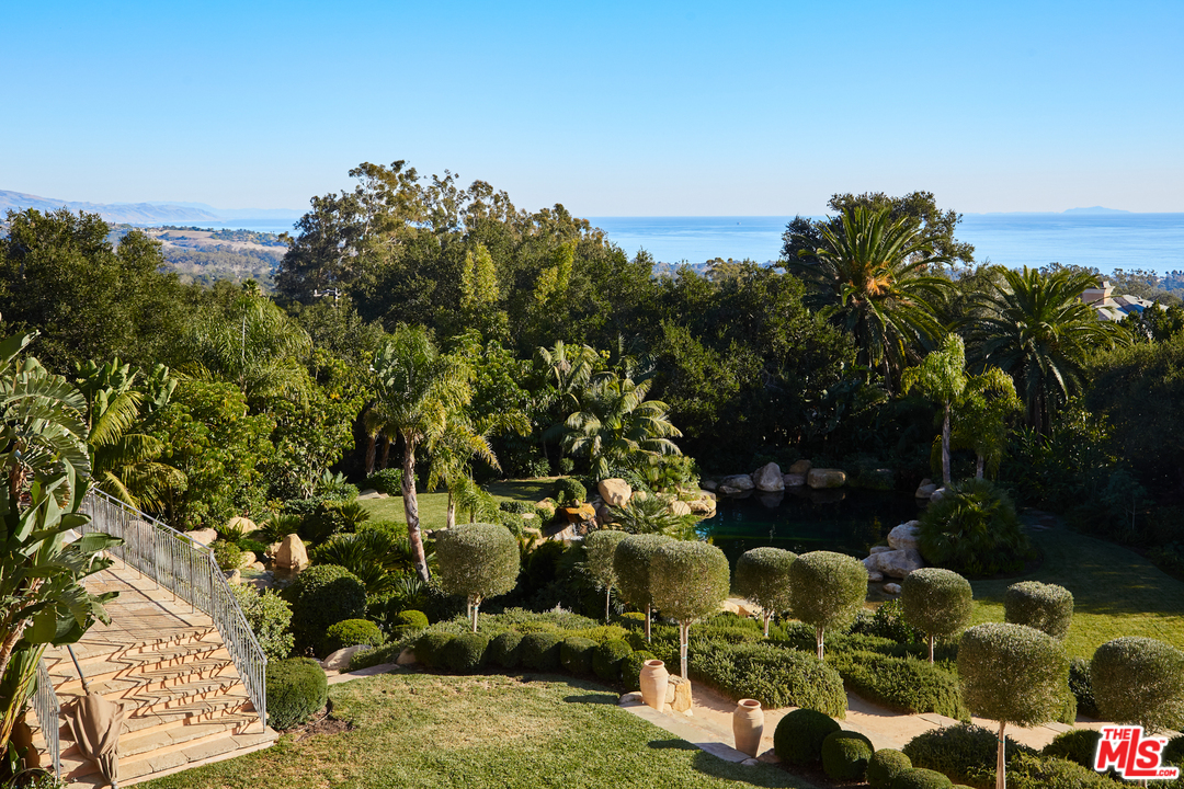 848 Hot Springs Road Santa Barbara, CA 93108 - Photo 21 of 26 a backyard of a house with lots of green space